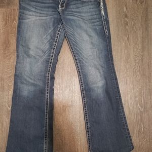 Rock revival "betty"